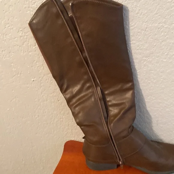 Unr8ed women’s boots - Picture 6 of 11